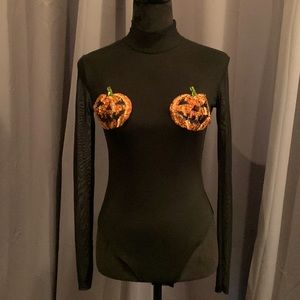 SUPER SEXY black mesh bodysuit w/pumpkins by MISSGUIDED. BRAND NEW. Size 6. RARE